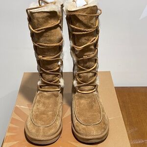 Ugg Uptown II